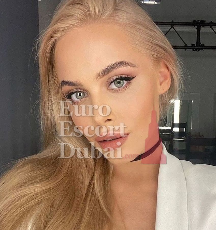 Ella, 20, escort in Dubai — 168 cm, blonde hair (photo 3 of 6)