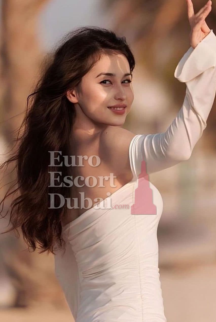 Zhansaya, 22, escort in Dubai — brown hair, Turkmen (photo 1 of 13)