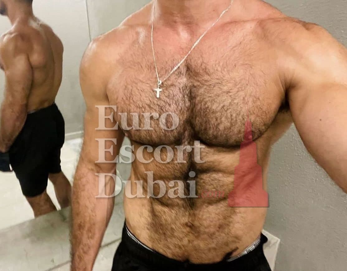 Felipe, 28, escort in Ras Al Khaimah — 175 cm, black hair (photo 2 of 13)