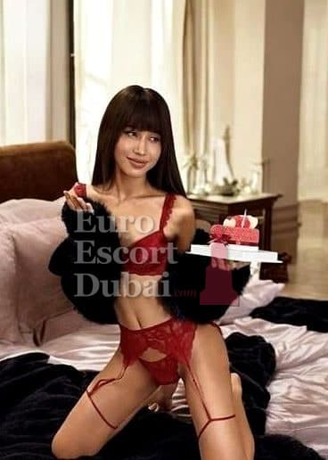 Suzy, 23, escort in Abu Dhabi — brown hair, Chinese (photo 7 of 9)