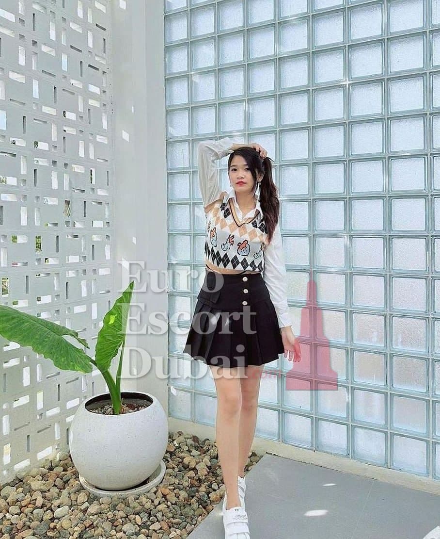 Wanida, 24, escort in Dubai — black hair, Indonesian (photo 7 of 9)