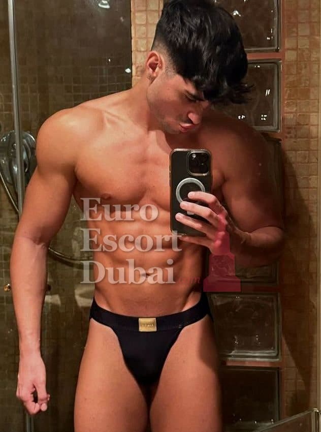 Julian, 28, escort in Dubai — black hair, 180 cm (photo 1 of 6)