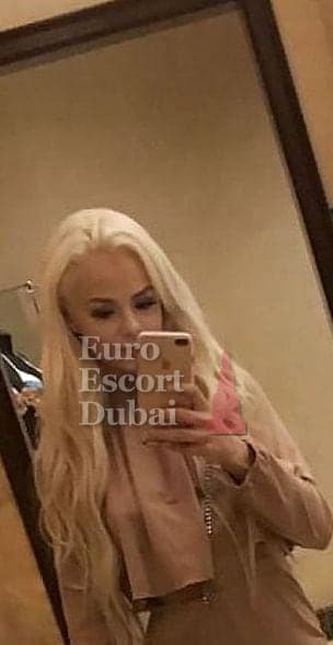 Solene, 27, escort in Dubai — blonde hair, 170 cm (photo 3 of 9)