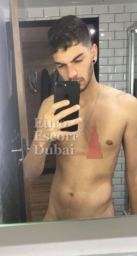 Konstantin, 26, escort in Dubai — black hair, 183 cm (photo 5 of 13)
