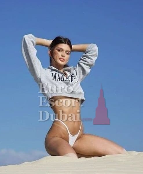 Shira, 23, escort in Dubai — Turkish, 170 cm (photo 2 of 6)