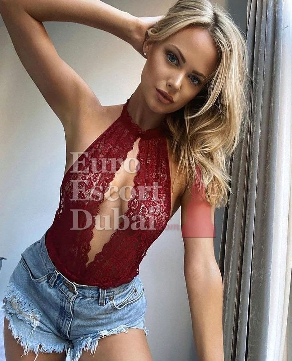 Ainsley, 22, escort in Dubai — French, 170 cm (photo 5 of 6)