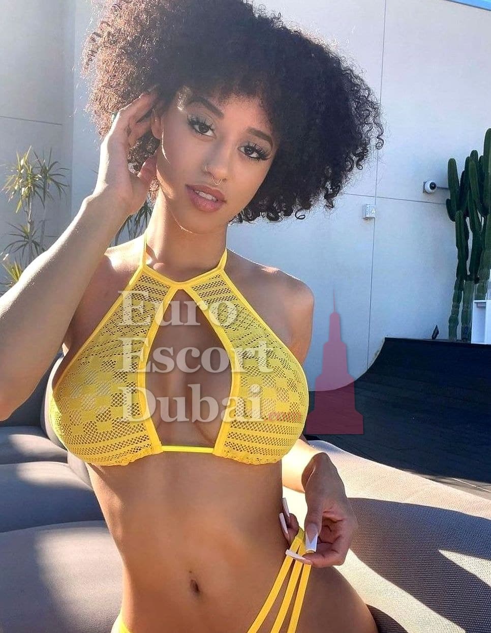 Sade, 26, escort in Dubai — 166 cm, black hair (photo 8 of 9)