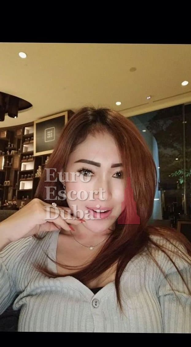 Sari, 26, escort in Dubai — 160 cm, brown hair (photo 4 of 7)