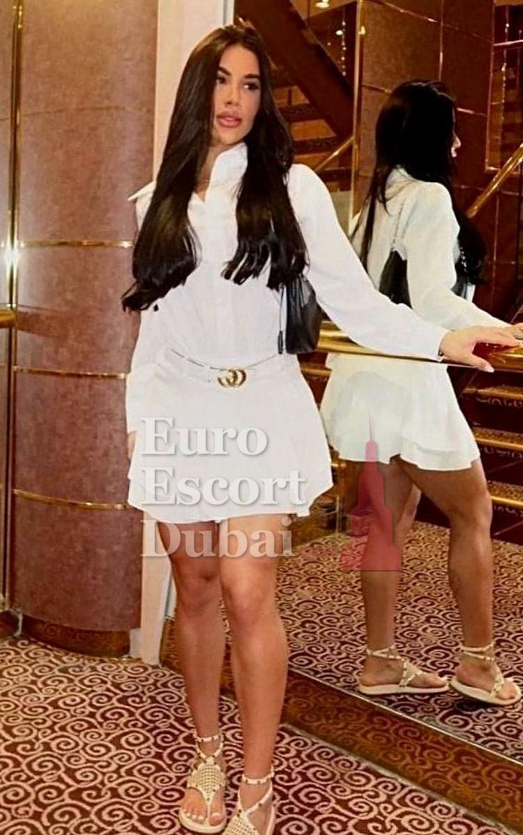 Eliana Luxe, 22, escort in Dubai — brown hair, British (photo 1 of 10)