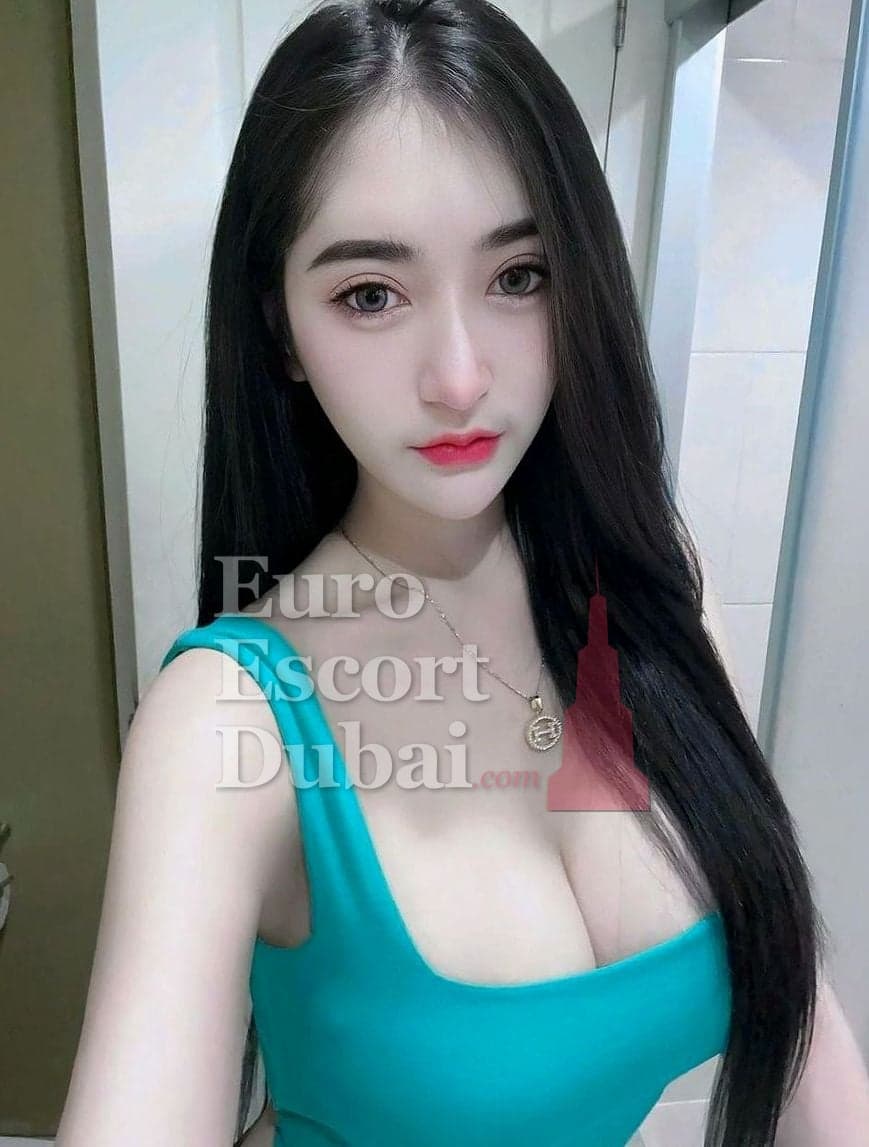 Arlene, 24, escort in Dubai — Indonesian, 163 cm (photo 2 of 10)