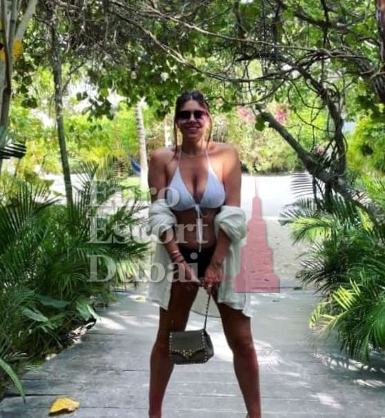 Roxana, 30, escort in Dubai — black hair, 166 cm (photo 7 of 10)
