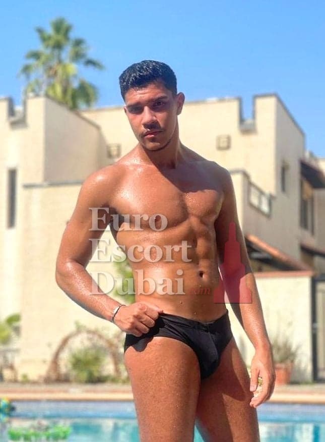 Idris, 25, escort in Dubai — 183 cm, black hair (photo 8 of 10)