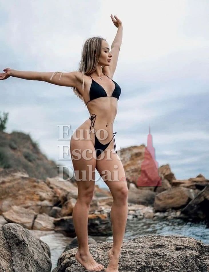 Aubrey, 28, escort in Abu Dhabi — 169 cm, blonde hair (photo 2 of 6)