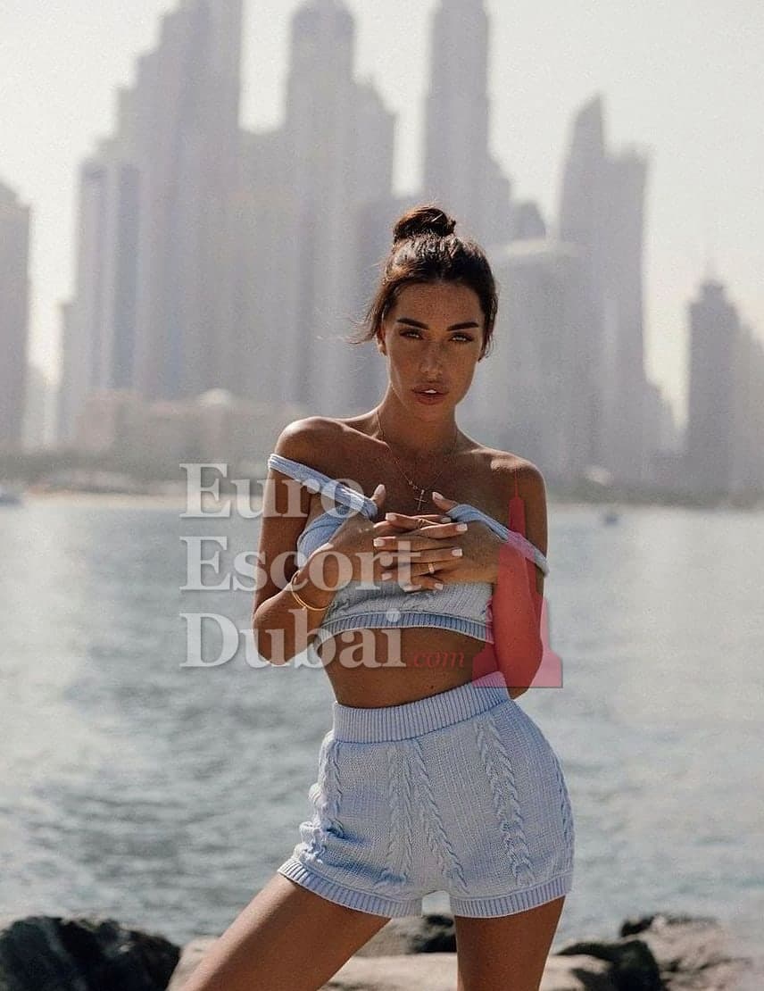 Jolene Faith, 26, escort in Dubai — black hair, 175 cm (photo 5 of 9)
