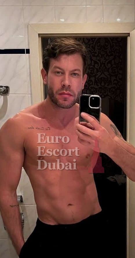 Chase, 29, escort in Dubai — brown hair, 180 cm (photo 3 of 13)