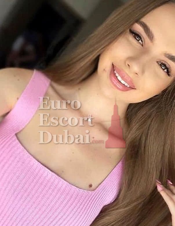 Seraphima, 26, escort in Dubai — Polish, 165 cm (photo 2 of 4)