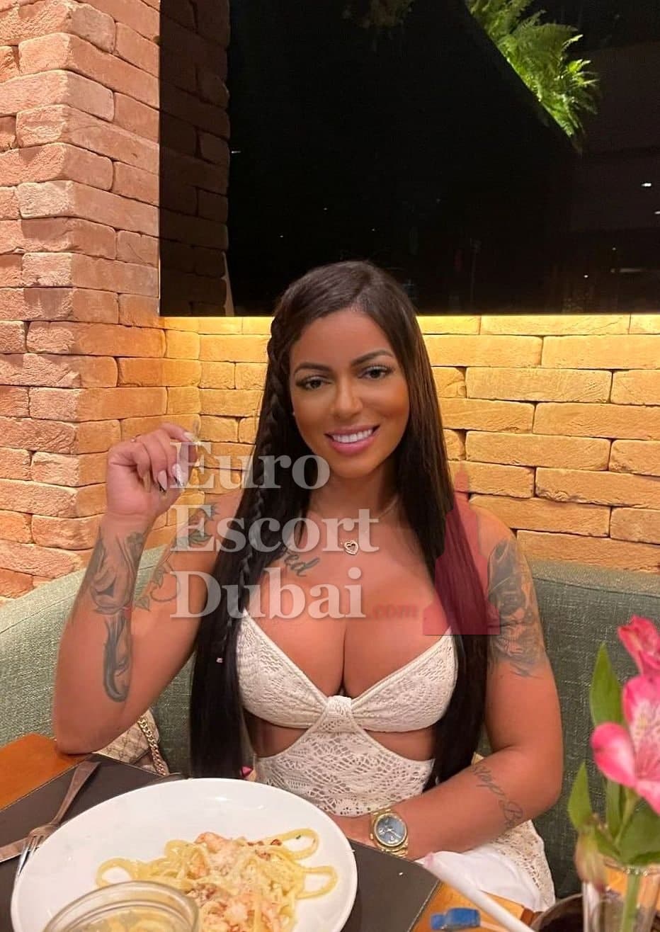 Catalina, 28, escort in Dubai — black hair, Portuguese (photo 4 of 8)
