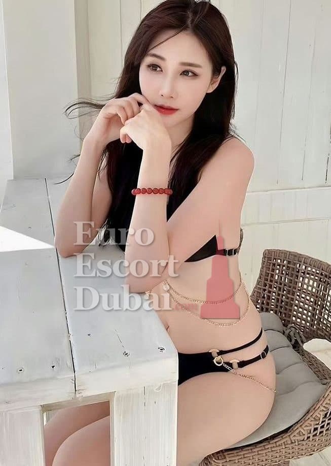 Nari, 26, escort in Abu Dhabi — black hair, Chinese (photo 4 of 6)