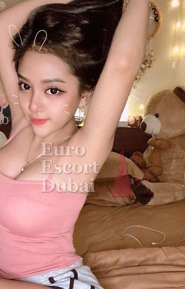 Mae, 21, escort in Dubai — 166 cm, black hair (photo 3 of 4)