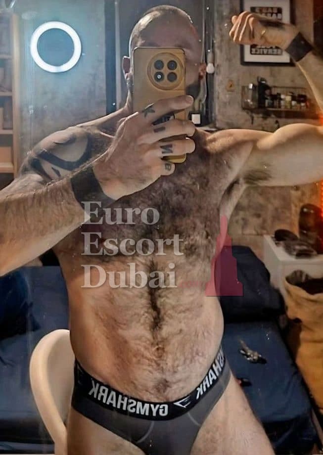 Nikita, 34, escort in Dubai — 188 cm, black hair (photo 12 of 12)