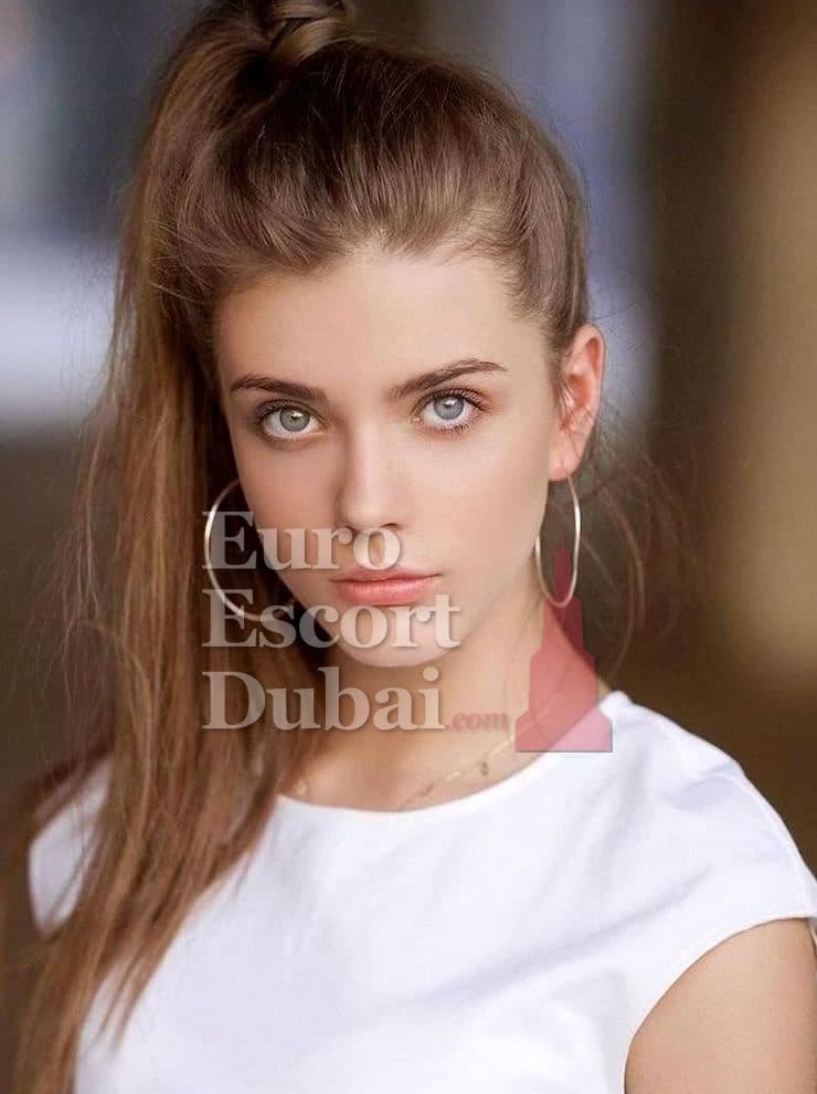 Yaren, 20, escort in Dubai — brown hair, Turkish (photo 1 of 6)