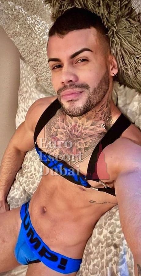 Ken, 27, escort in Dubai — 170 cm, black hair (photo 4 of 5)