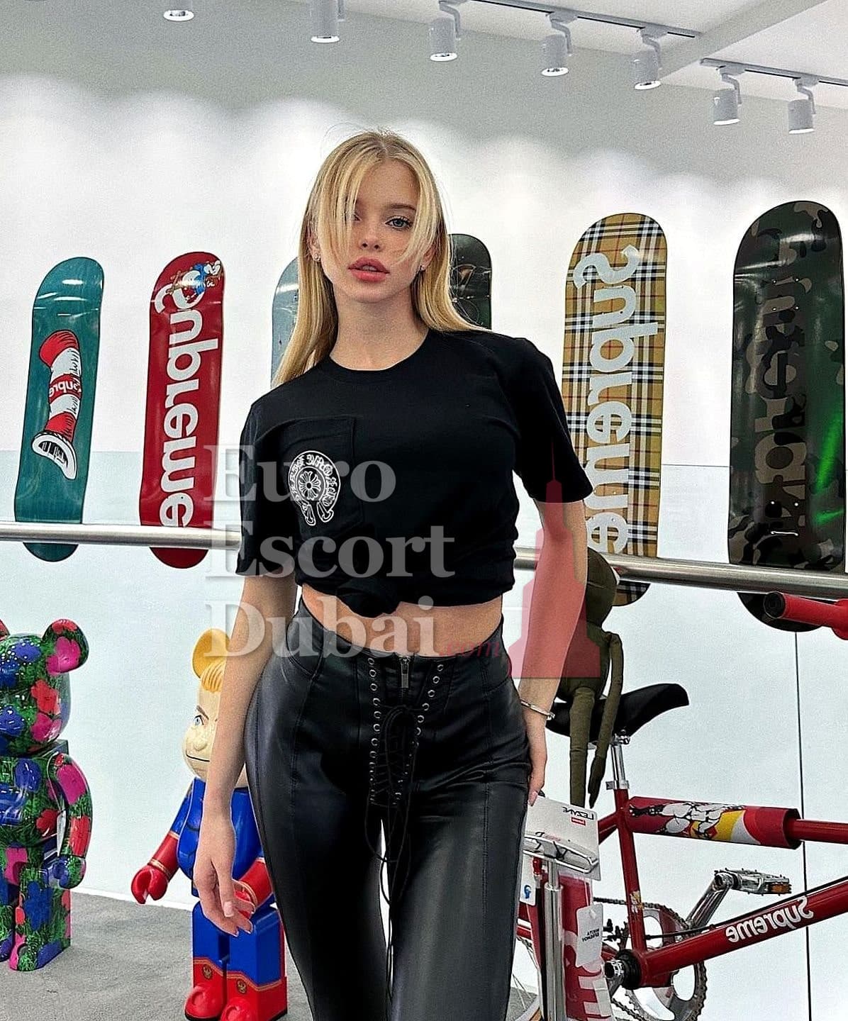 Yoko, 28, escort in Dubai — blonde hair, Japanese (photo 4 of 8)