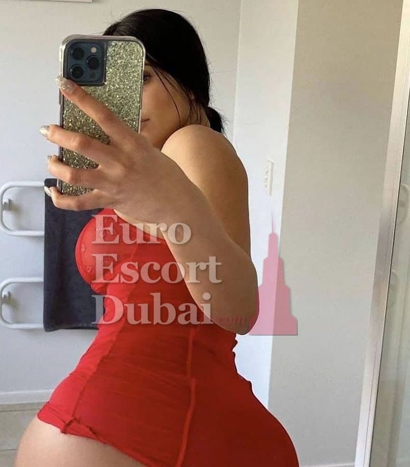 Amber, 29, escort in Dubai — black hair, 171 cm (photo 3 of 7)