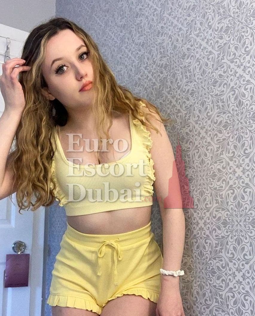 Elaine, 26, escort in Dubai — blonde hair, Swedish (photo 10 of 10)