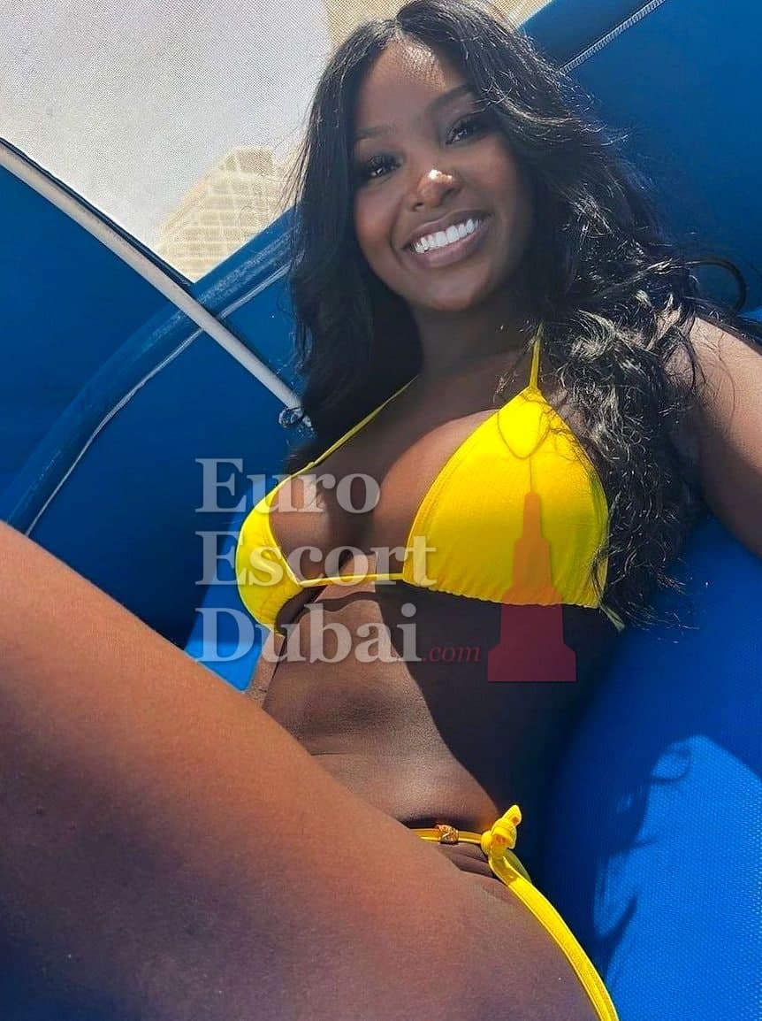 Imani, 27, escort in Dubai — black hair, 168 cm (photo 3 of 5)
