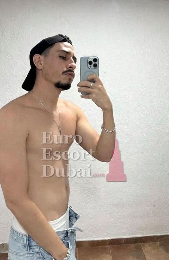 Jack, 24, escort in Dubai — black hair, 185 cm (photo 3 of 7)