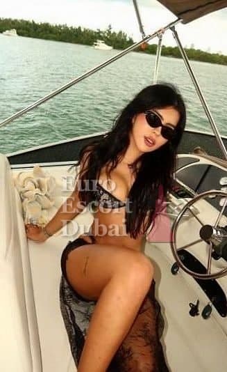 Paulina, 18, escort in Dubai — black hair, Brazilian (photo 10 of 10)