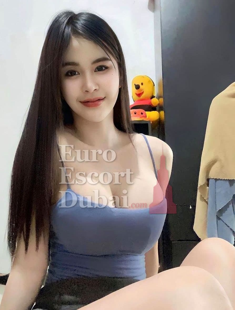 Bea, 22, escort in Fujairah — 179 cm, black hair (photo 3 of 10)