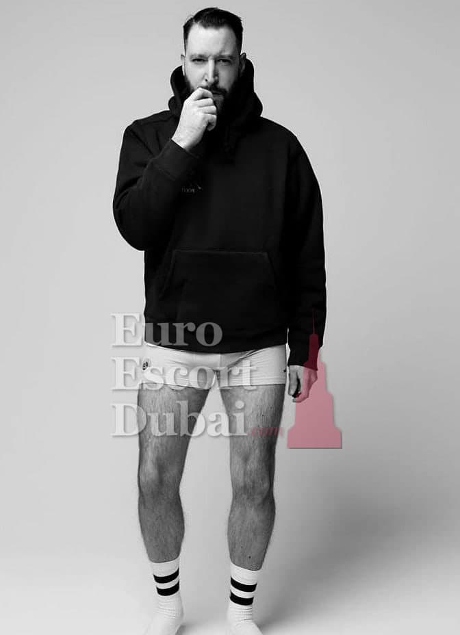 Bradley, 35, escort in Abu Dhabi — 175 cm, black hair (photo 10 of 12)
