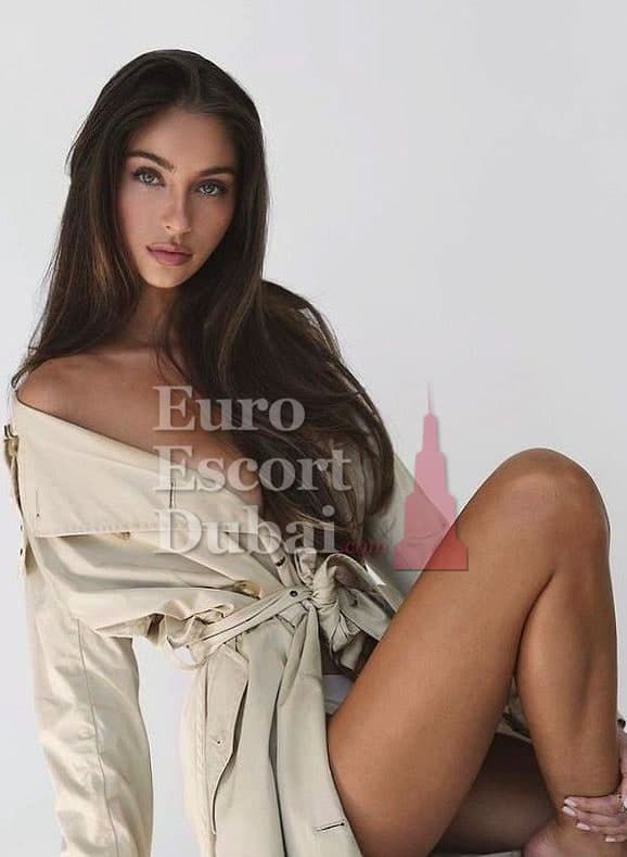 Justyna, 25, escort in Dubai — 169 cm, brown hair (photo 6 of 8)