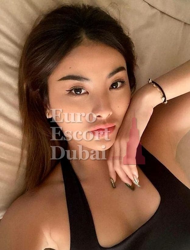 Kartika, 26, escort in Dubai — 157 cm, brown hair (photo 2 of 4)