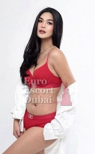 Momo, 26, escort in Dubai — 174 cm, black hair (photo 3 of 13)
