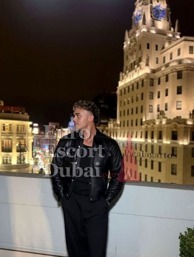 Fares, 27, escort in Dubai — 183 cm, black hair (photo 6 of 13)