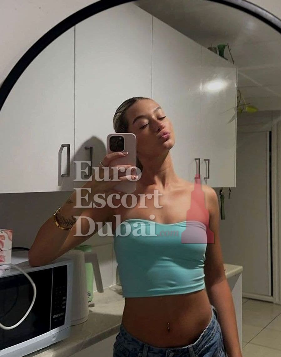 Brigitte, 24, escort in Dubai — Swedish, 165 cm (photo 5 of 5)