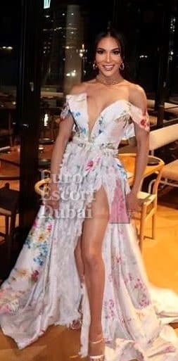 Emi, 30, escort in Dubai — 161 cm, black hair (photo 12 of 13)