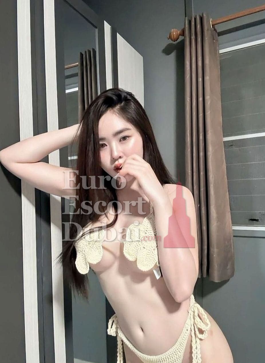 Ayu, 22, escort in Abu Dhabi — Indonesian, 165 cm (photo 5 of 6)