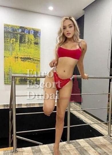 Dulce, 22, escort in Dubai — 161 cm, blonde hair (photo 6 of 9)