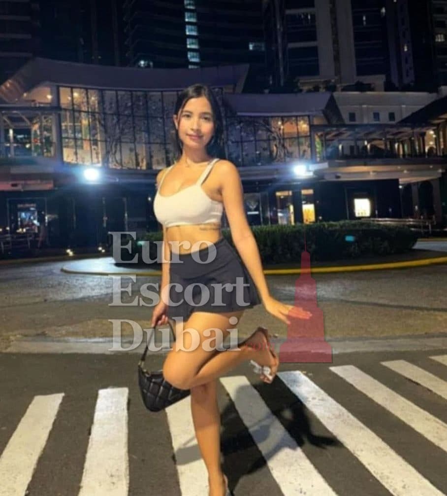 Kwan, 28, escort in Dubai — brown hair, Filipino (photo 7 of 10)