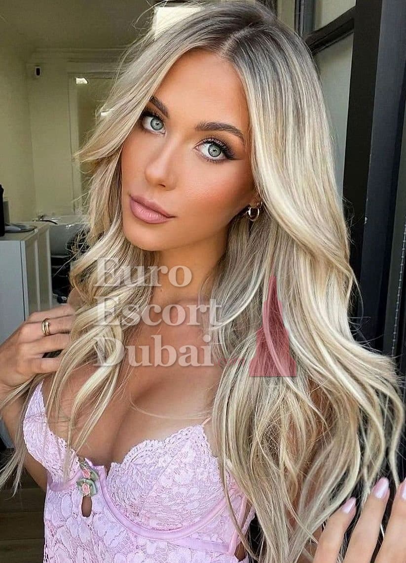 Frances, 20, escort in Dubai — blonde hair, French (photo 1 of 5)