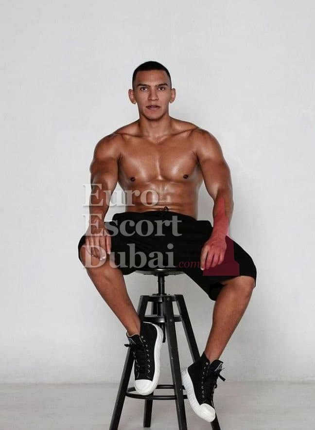 Viktor, 28, escort in Dubai — black hair, 180 cm (photo 13 of 13)