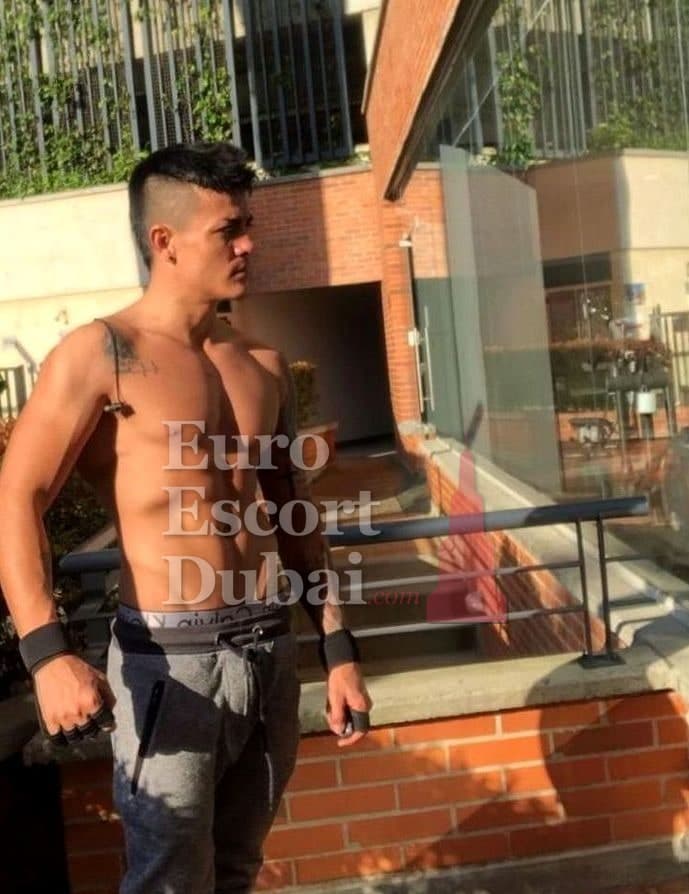 Andrei, 29, escort in Dubai — black hair, 170 cm (photo 7 of 11)