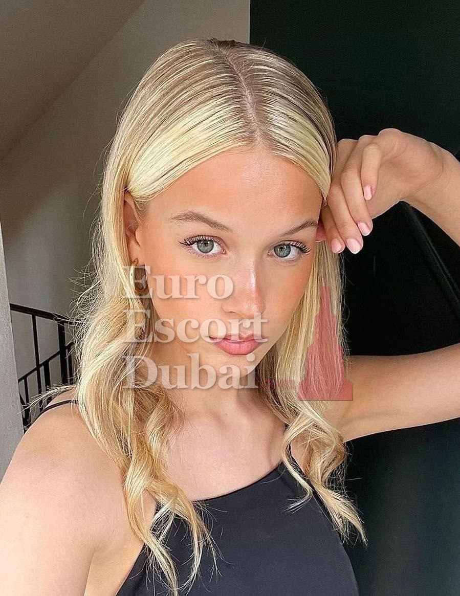 Astrid, 21, escort in Dubai — blonde hair, French (photo 1 of 6)