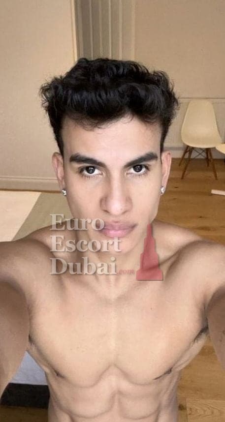 Grant, 26, escort in Dubai — 175 cm, black hair (photo 2 of 13)