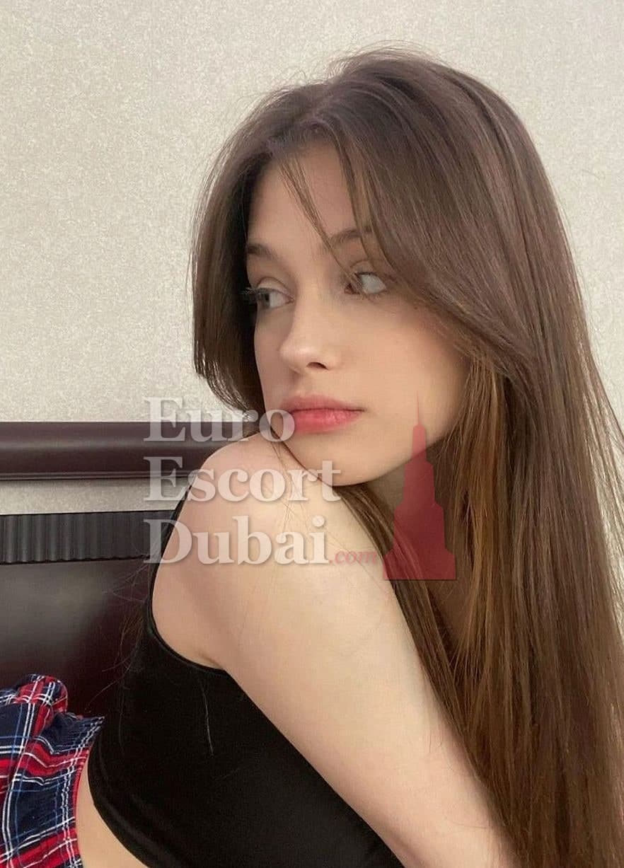 Estrella, 31, escort in Abu Dhabi — Colombian, 165 cm (photo 2 of 5)
