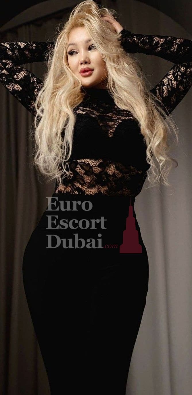Zukhra, 23, escort in Sharjah — Kyrgyz, 165 cm (photo 11 of 13)